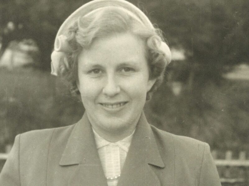 Barbara May (Barb) Oliver (nee Kinzett)