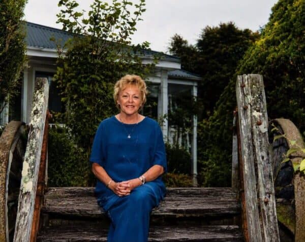 Suzanne Heath Hogg